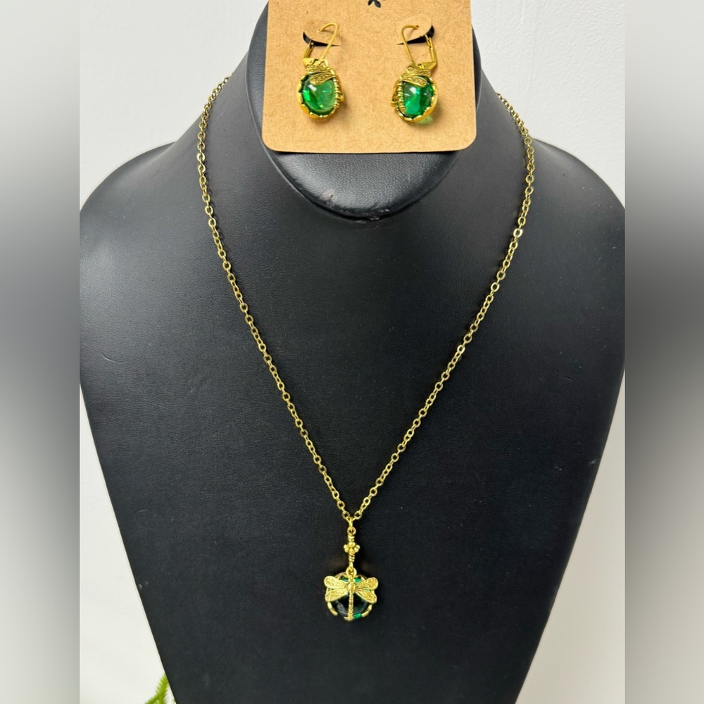 Dragonfly Necklace and Earring Set - New